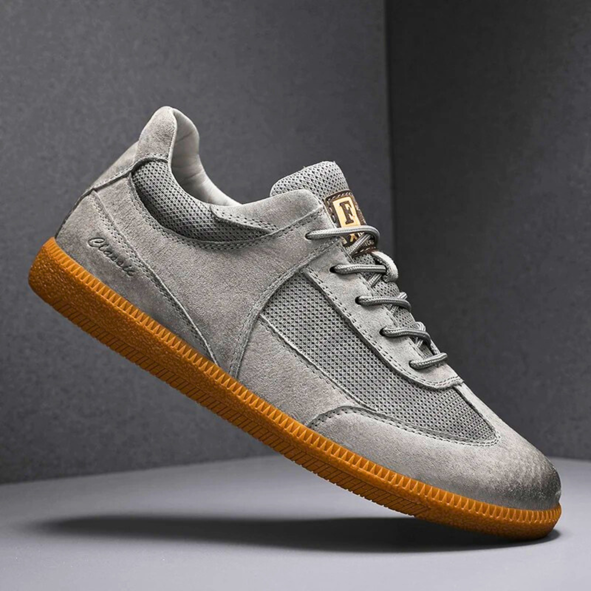 EnduraGenuineLeatherSneaker