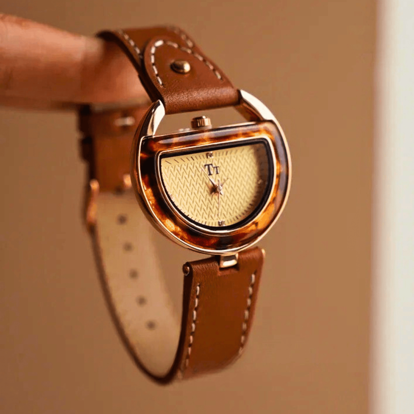 Women's Retro Essence Simplicity Watch - Molvana